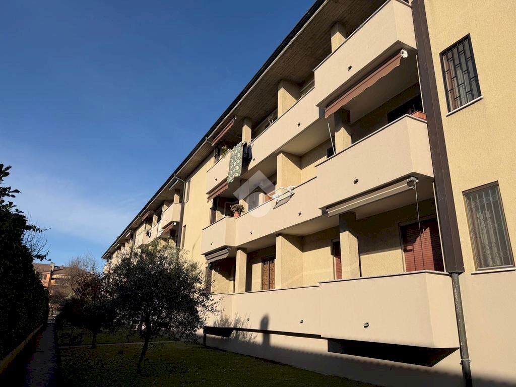 Three-room apartment Via Aldo Moro, Vignate - photo 1