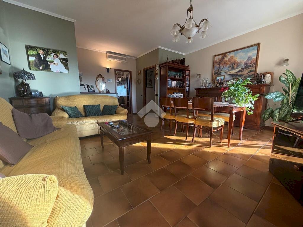 Three-room apartment Via Aldo Moro, Vignate - photo 2