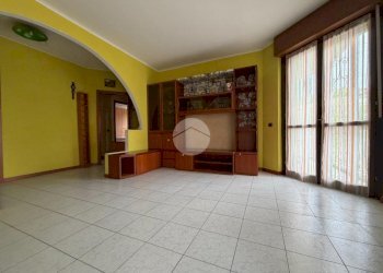 Three-room apartment Piazza Sandro Pertini, Pessano con Bornago - photo 8