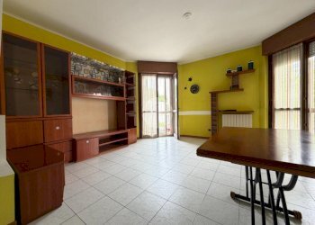 Three-room apartment Piazza Sandro Pertini, Pessano con Bornago - photo 10