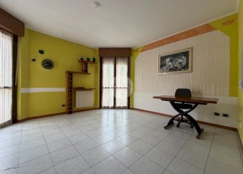 Three-room apartment Piazza Sandro Pertini, Pessano con Bornago - photo 12