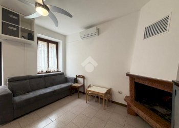 Two-room apartment Via Cavour, Grezzago - photo 4