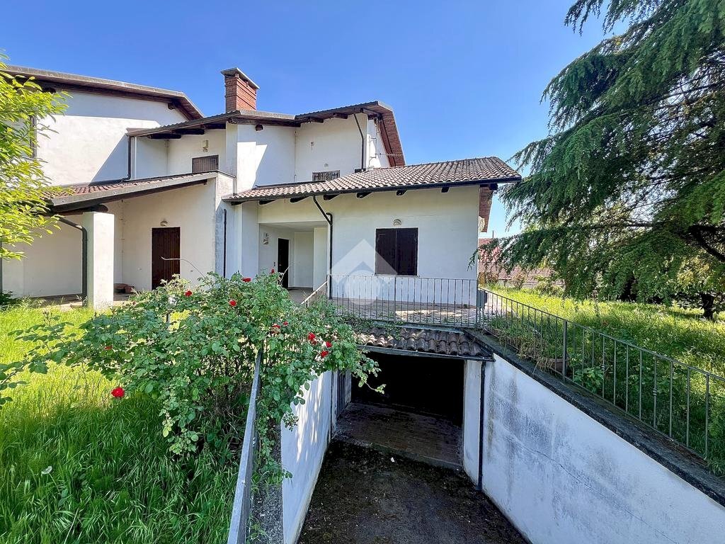 Portion of a house Via Roma, Moncucco Torinese - photo 1
