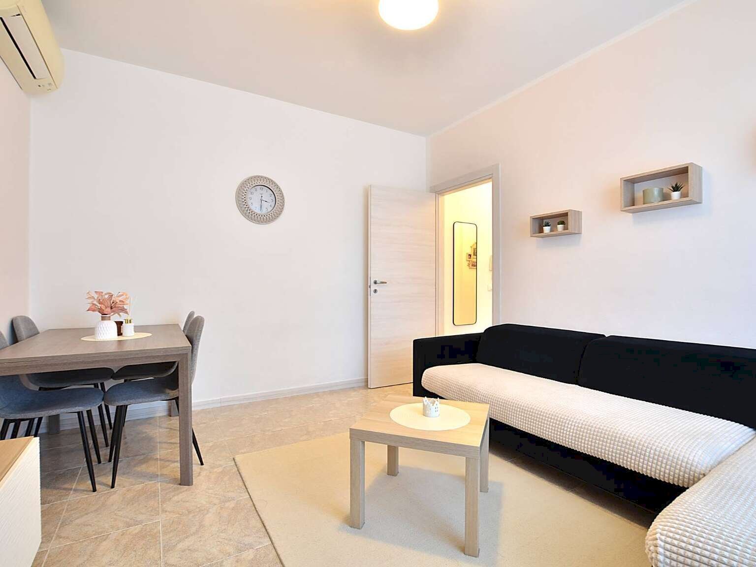 Two-room apartment Aicurzio - photo 1