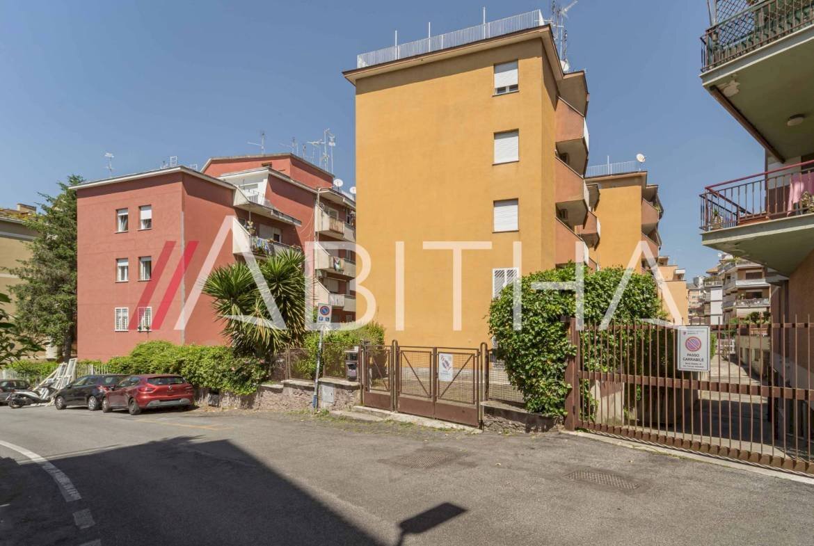 Three-room apartment Via Giuseppe Chiarini, Roma - photo 1