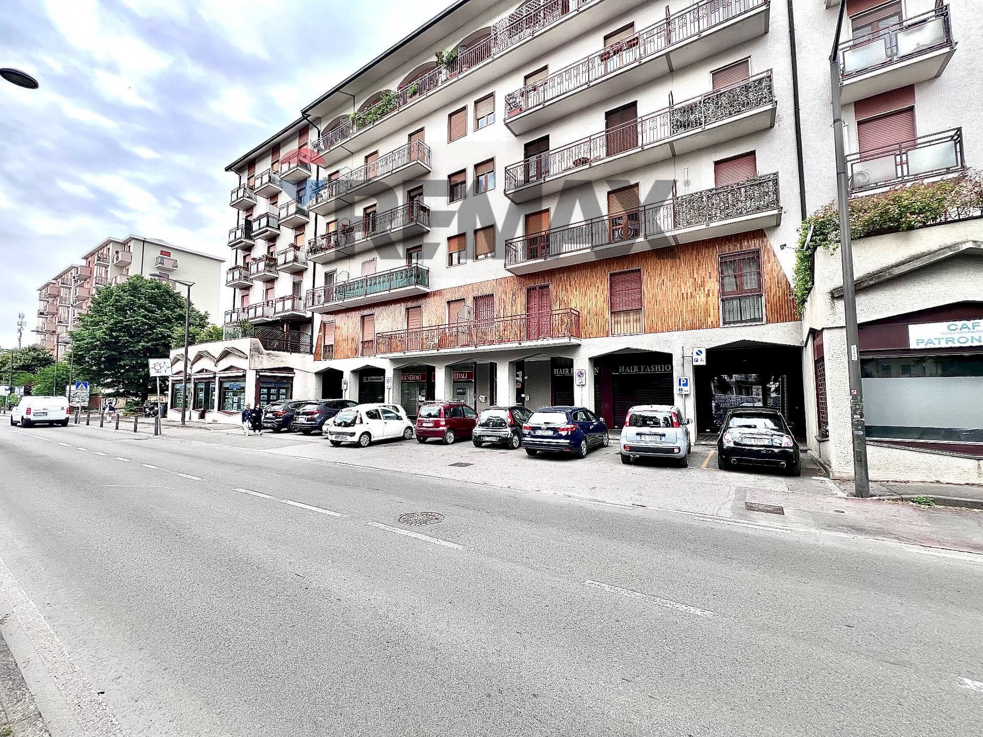 Edificio all\'aperto - Negozio Via Leonardo Da Vinci
 
22, Cernusco sul Naviglio - foto 3