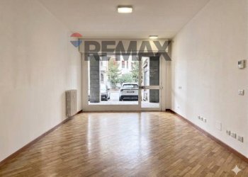 Stanza vuota - Negozio Via Leonardo Da Vinci
 
22, Cernusco sul Naviglio - foto 1