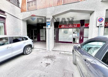 Edificio all\'aperto - Negozio Via Leonardo Da Vinci
 
22, Cernusco sul Naviglio - foto 6
