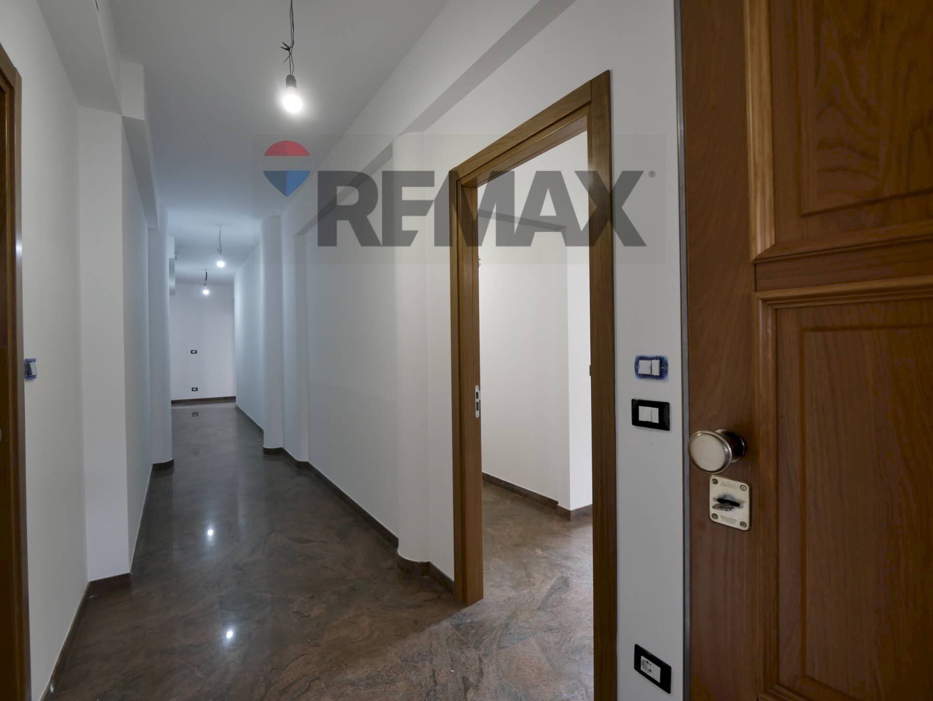 Hall / corridoio - Two-room apartment Via Crotone, Roseto Capo Spulico - photo 3
