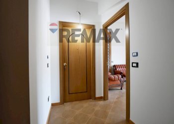 Hall / corridoio - Two-room apartment Via Crotone, Roseto Capo Spulico - photo 4