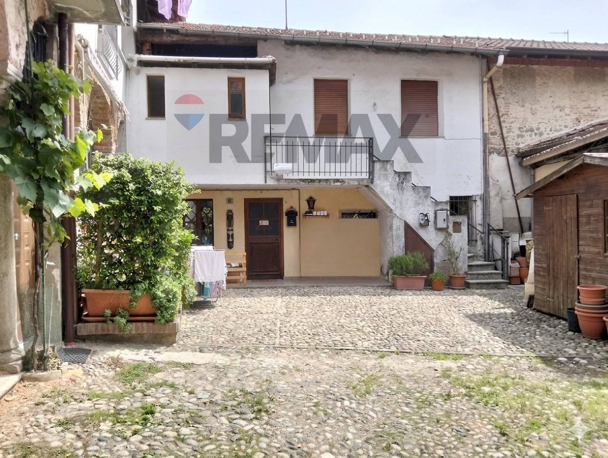 Casa all\'aperto - Semi-detached house PIAZZA PARROCCHIALE
15, Galliate Lombardo - photo 2