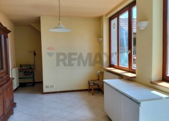 Stanza vuota - Casa semi indipendente PIAZZA PARROCCHIALE
 
15, Galliate Lombardo - foto 8