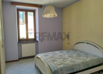 Camera / camera da letto - Casa semi indipendente PIAZZA PARROCCHIALE
 
15, Galliate Lombardo - foto 10