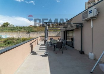 Terrazza - Casa indipendente Viale San Teodoro
 
11/12, Catania - foto 2