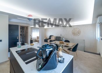 Cucina soggiorno - Casa indipendente Viale San Teodoro
 
11/12, Catania - foto 4