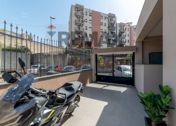 Corte d\'ingresso - Casa indipendente Viale San Teodoro
 
11/12, Catania - foto 9