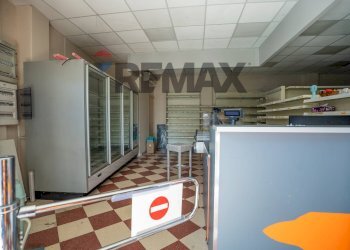 Ricezione / Lobby - Commercial Activity Via Pietro Lupo
 
84, Paterno - photo 7