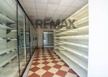 Ricezione / Lobby - Commercial Activity Via Pietro Lupo
 
84, Paterno - photo 19