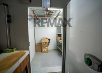 Non correlato - Commercial Activity Via Pietro Lupo
 
84, Paterno - photo 32