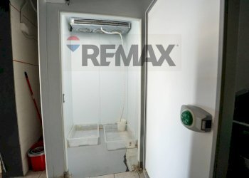 Bagno - Commercial Activity Via Pietro Lupo
 
84, Paterno - photo 35