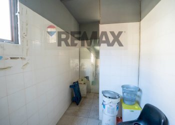 Bagno - Commercial Activity Via Pietro Lupo
 
84, Paterno - photo 40