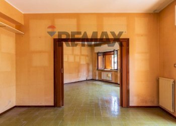 Stanza vuota - Appartamento Via Umberto
 
20, Sant'Agata Li Battiati - foto 7
