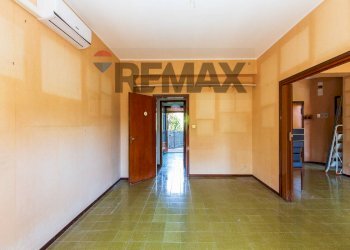 Stanza vuota - Appartamento Via Umberto
 
20, Sant'Agata Li Battiati - foto 8