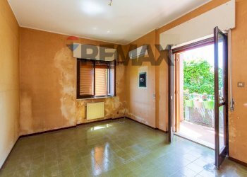 Stanza vuota - Appartamento Via Umberto
 
20, Sant'Agata Li Battiati - foto 17
