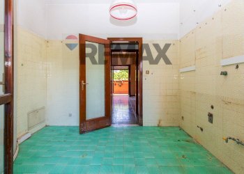 Stanza vuota - Appartamento Via Umberto
 
20, Sant'Agata Li Battiati - foto 34