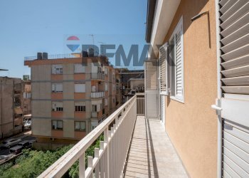 Balcone - Three-room apartment Via Luigi Settembrini
 
20, Caltagirone - photo 6