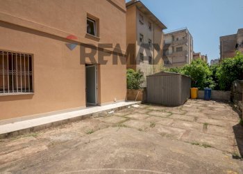 Terrazza - Three-room apartment Via Luigi Settembrini
 
20, Caltagirone - photo 22