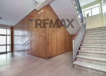 Scale - Four-room apartment Via Salvatore Raccuglia
 
165, Catania - photo 5