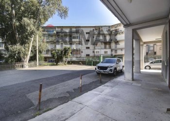 Edificio all\'aperto - Four-room apartment Via Salvatore Raccuglia
 
165, Catania - photo 29