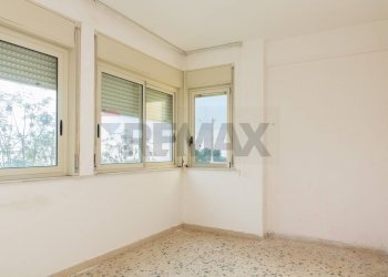 Stanza vuota - Appartamento Via Nizzeti
 
18, Valverde - foto 1