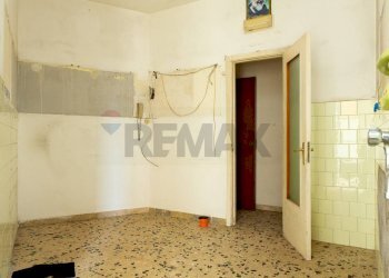 Stanza vuota - Appartamento Via Nizzeti
 
18, Valverde - foto 5