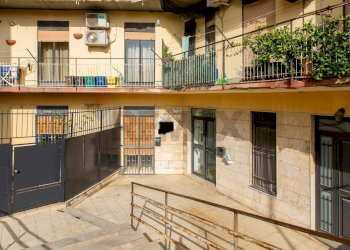 Edificio all\'aperto - Appartamento Via Nizzeti
 
18, Valverde - foto 19