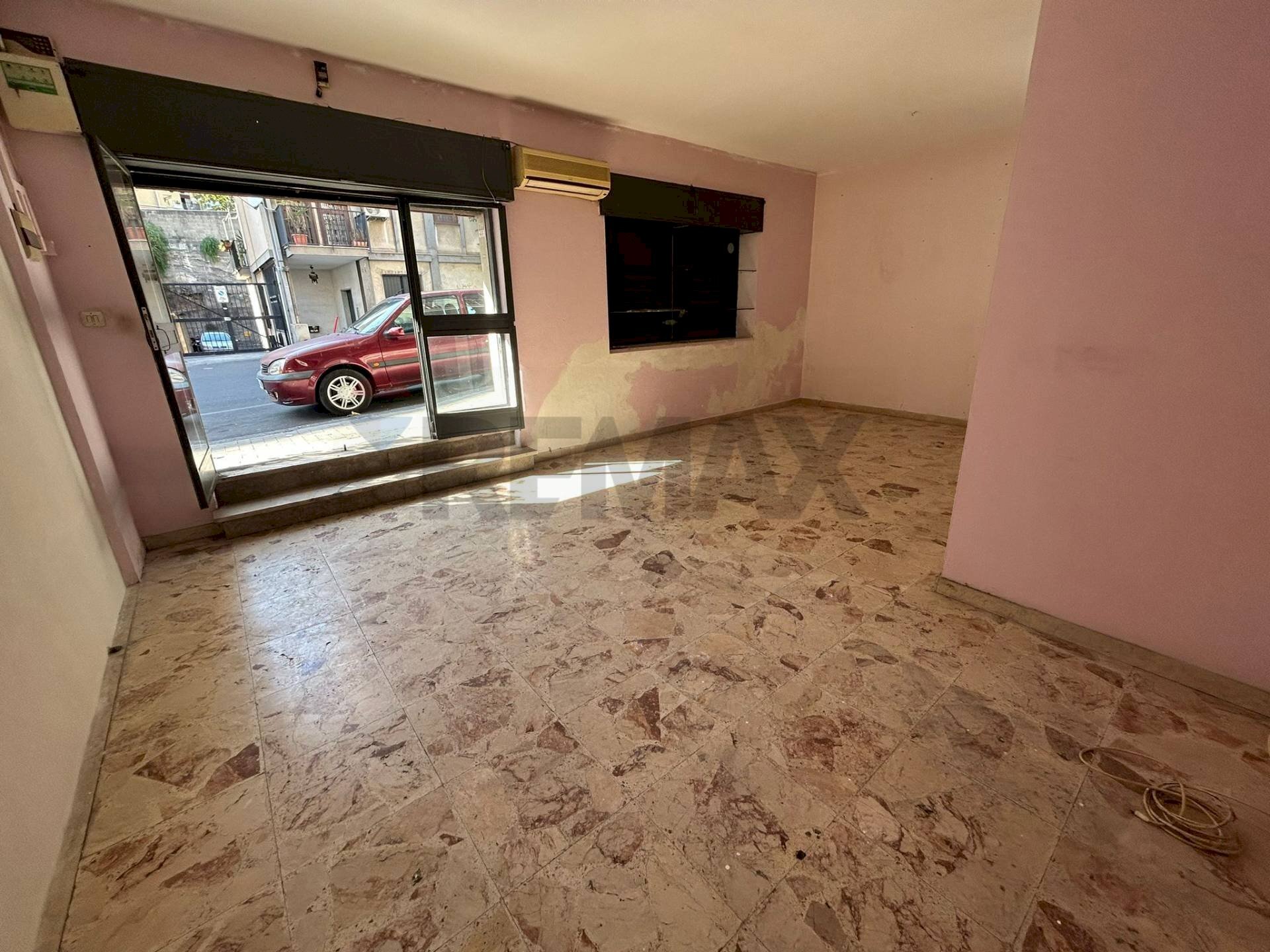 Stanza vuota - Negozio Via Vitaliano Brancati
7, Gravina di Catania - foto 2
