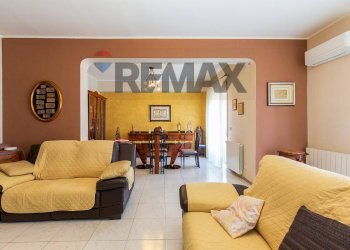 Sala da pranzo - Appartamento Viale Nitta
 
17, Catania - foto 6