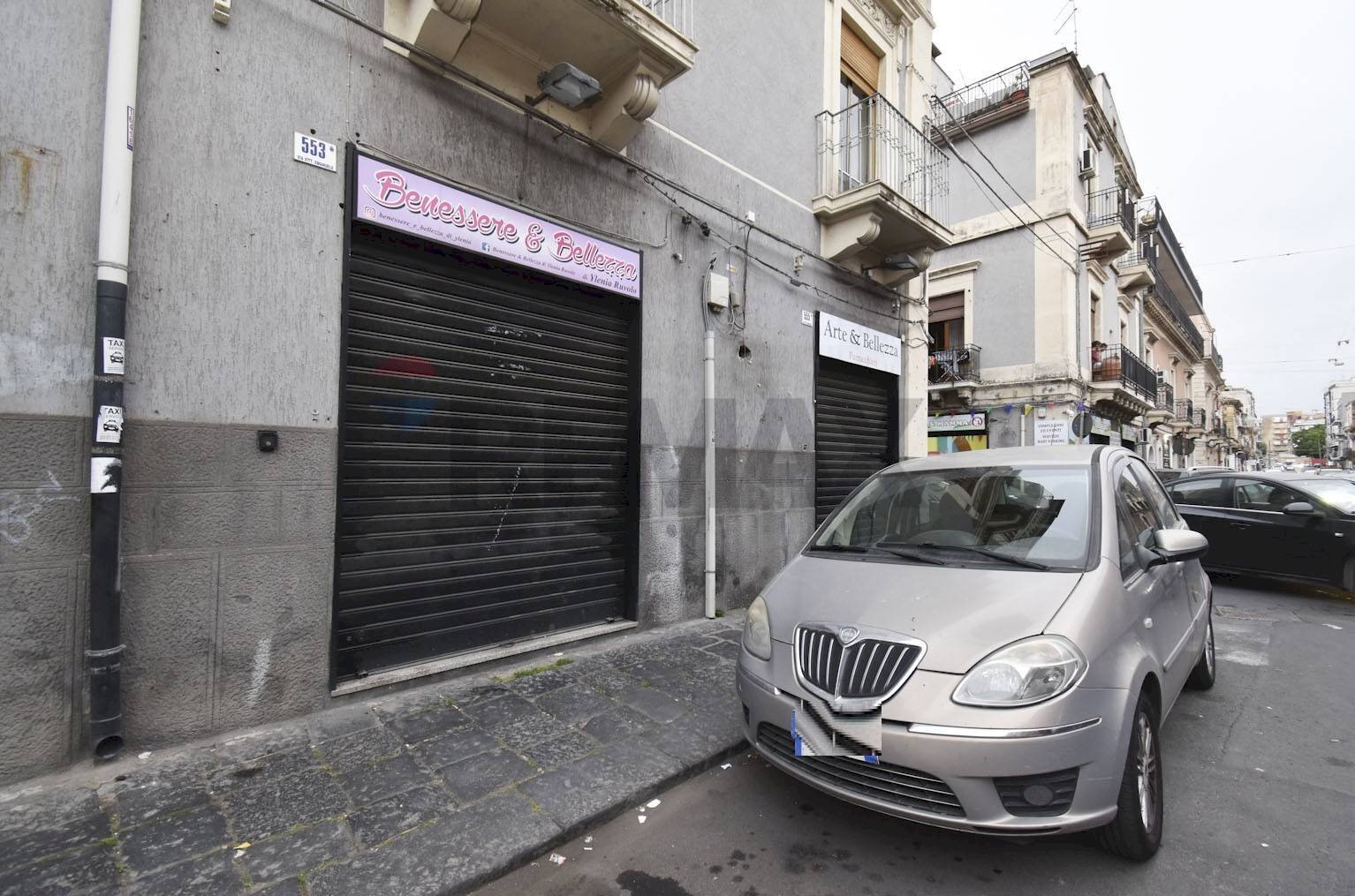 Edificio all\'aperto - Shop Via Vittorio Emanuele II
 
553, Catania - photo 2
