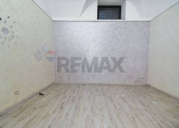 Stanza vuota - Shop Via Vittorio Emanuele II
553, Catania - photo 6