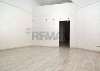 Stanza vuota - Shop Via Vittorio Emanuele II
553, Catania - photo 7