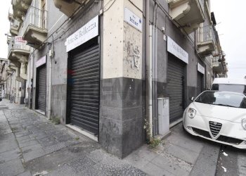 Edificio all\'aperto - Negozio Via Vittorio Emanuele Ii
 
555, Catania - foto 1