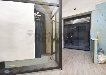 Ricezione / Lobby - Negozio Via Vittorio Emanuele Ii
 
555, Catania - foto 8