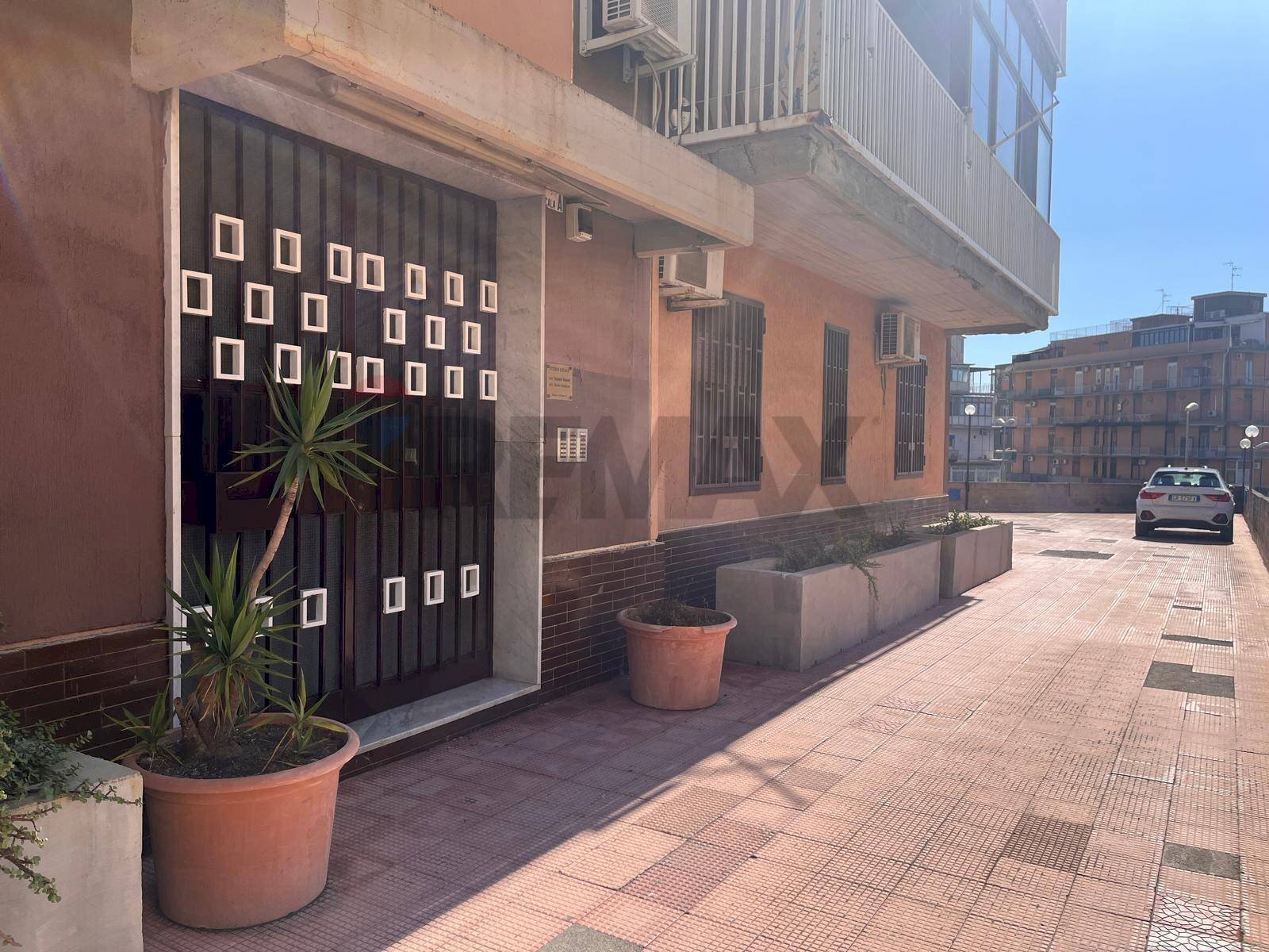 Edificio all\'aperto - Appartamento Via Antonio Locatelli
13, Catania - foto 2