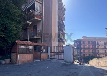 Edificio all\'aperto - Appartamento Via Antonio Locatelli
 
13, Catania - foto 1