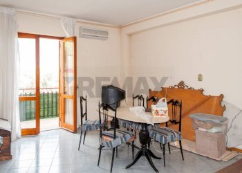 Sala da pranzo - Quadrilocale Via Lavina
 
142, Aci Sant'Antonio - foto 21