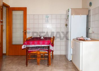 Sala da pranzo - Quadrilocale Via Lavina
 
142, Aci Sant'Antonio - foto 25