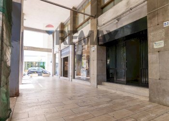 Edificio all\'aperto - Appartamento Corso Italia
 
251, Catania - foto 38