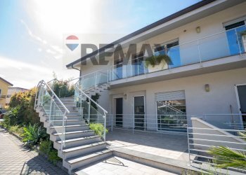 Casa all\'aperto - Three-room apartment Viale Europa
 
78, San Gregorio di Catania - photo 1