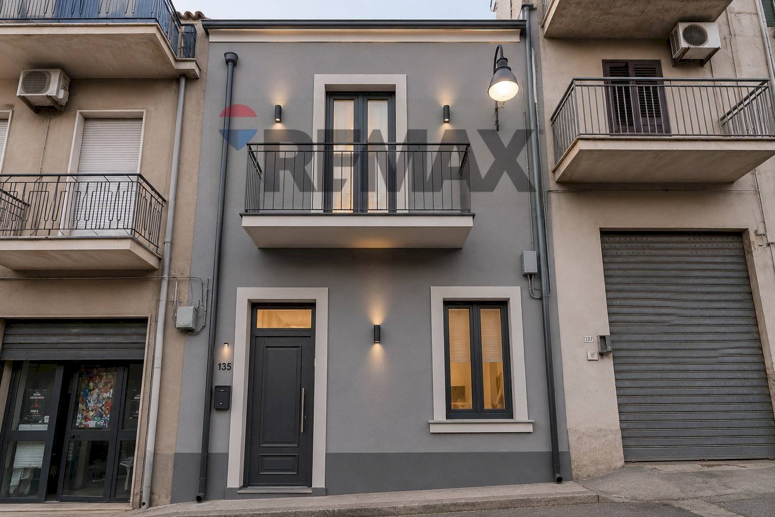 Edificio all\'aperto - Casa semi indipendente Via Milazzo
 
185, Grammichele - foto 1